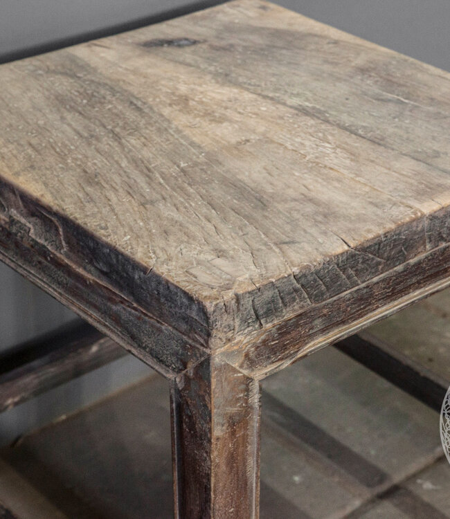 Be-Uniq Origineel Oude Bijzettafel | China | H50 x B44 x D43 cm