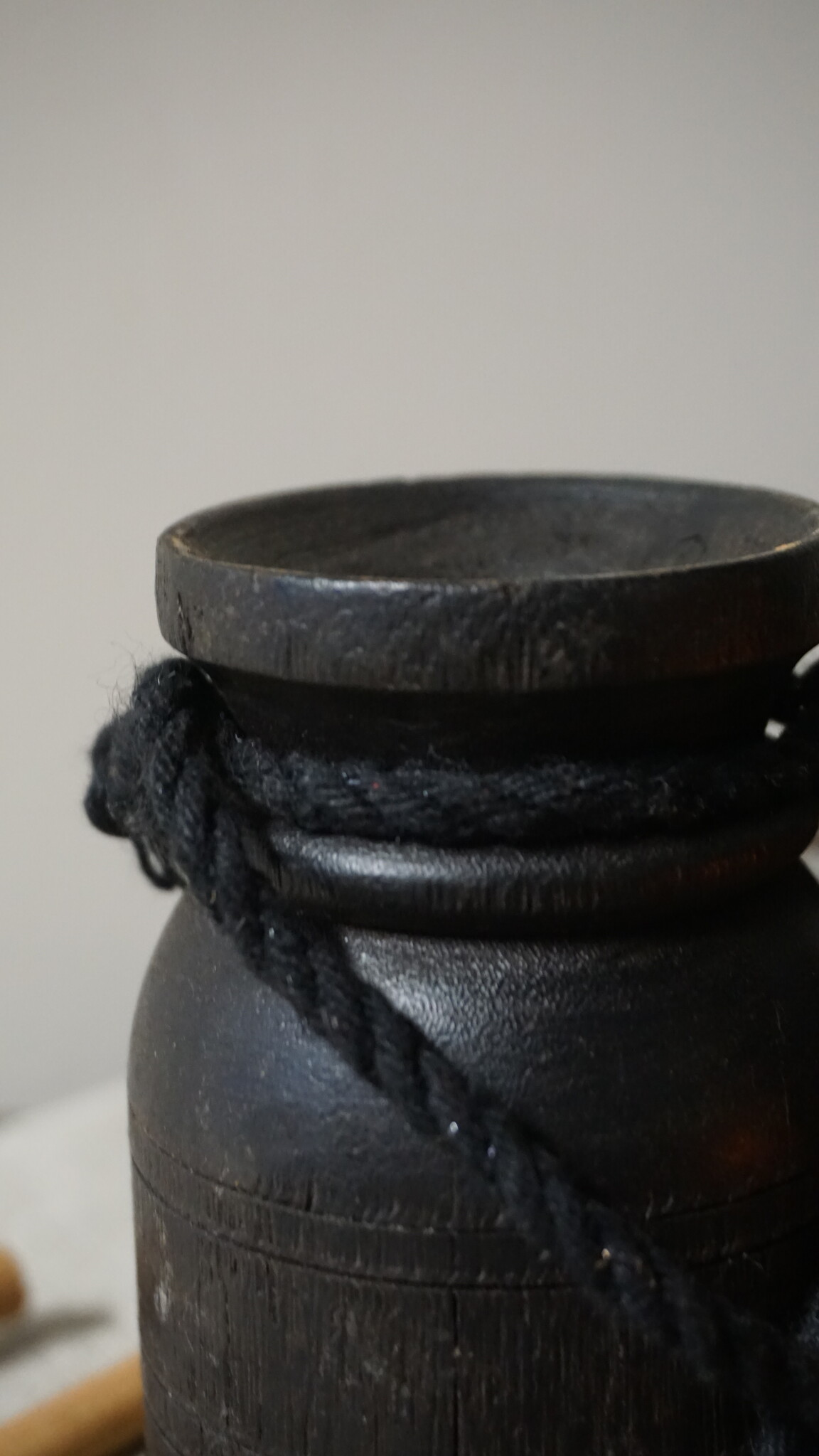 Rene Houtman Nepalese Houten Pot Mini | H13 x D7 cm