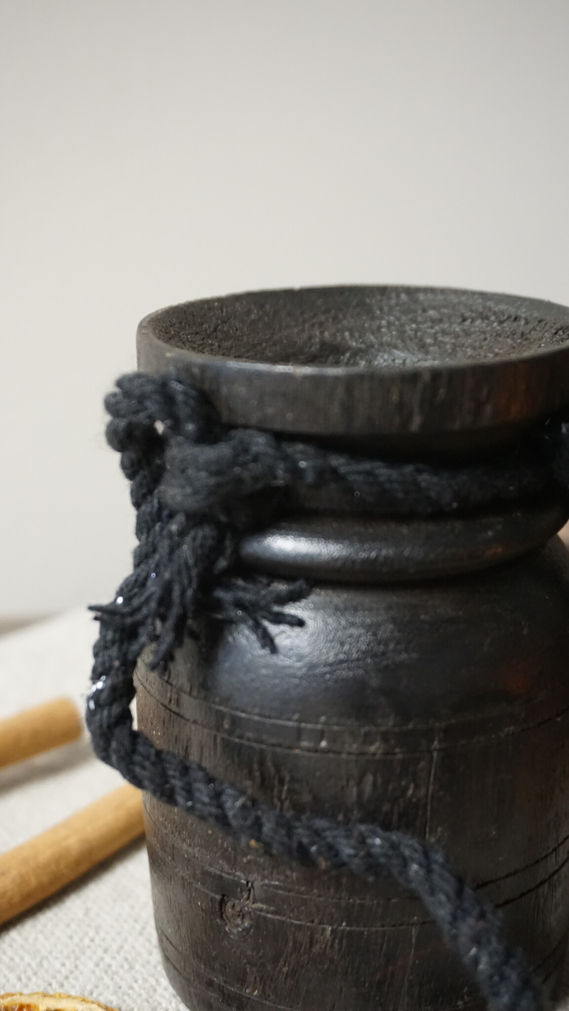Rene Houtman Nepalese Houten Pot | H11 x D7 cm