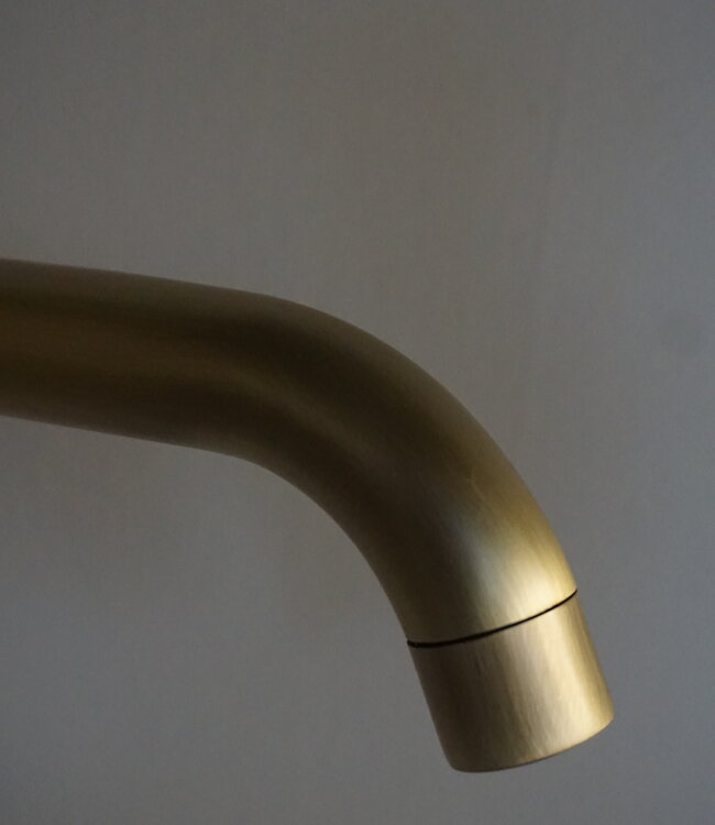 Rene Houtman Ingebouwde Muurkraan - Brons met los binnenwerk