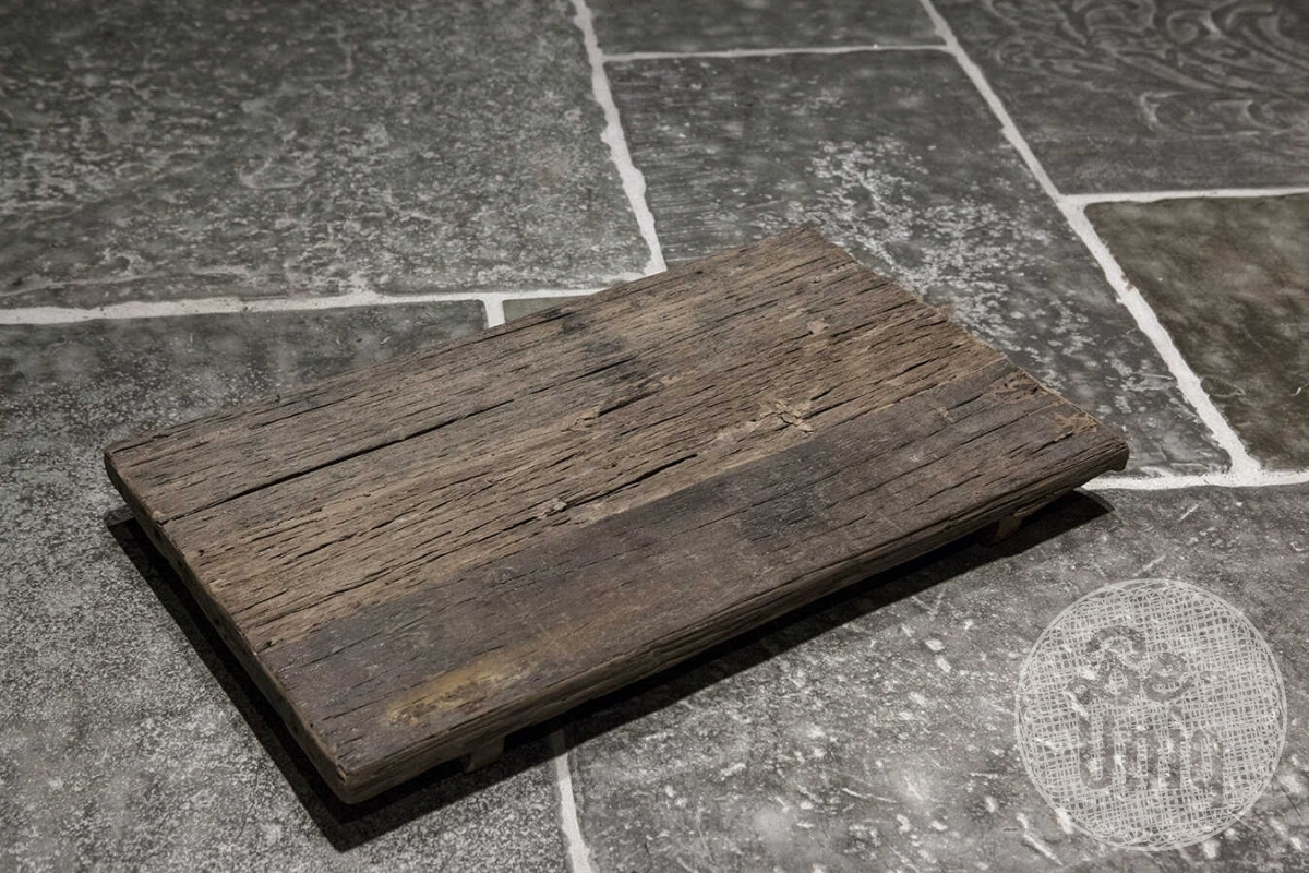 Be-Uniq Bajot | Oud Verweerd Hout | H5 x B30 x D50 cm
