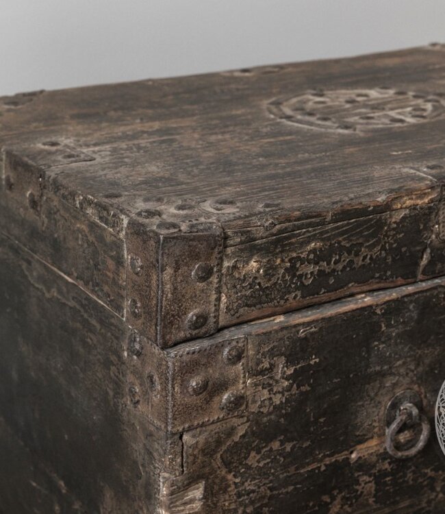 Be-Uniq Antieke Kist | China | H38 x B59 x D38 cm