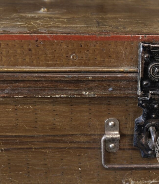 Be-Uniq Oude Metalen Koffer | India | H26 x B70 x D44 cm