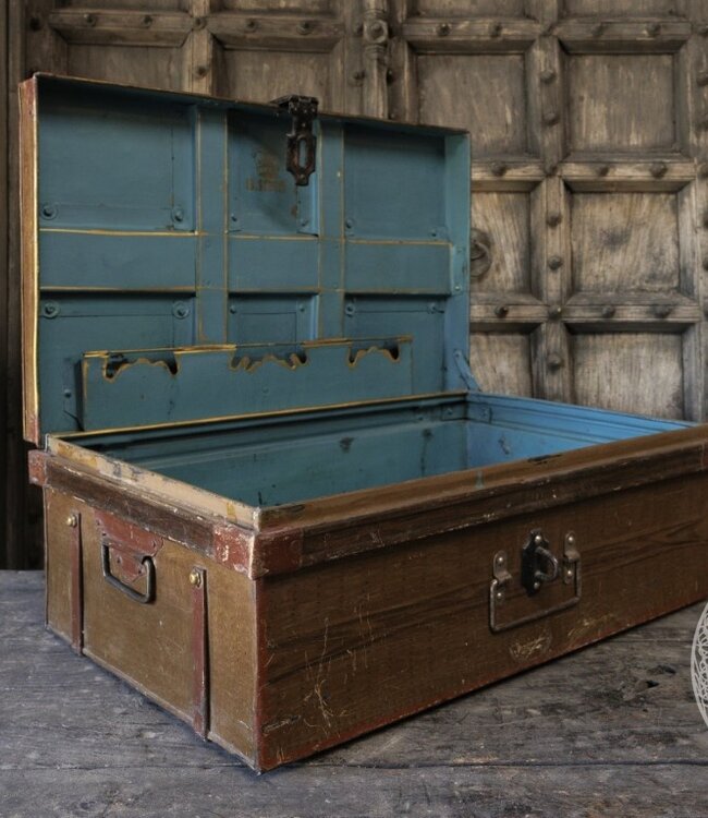 Be-Uniq Oude Metalen Koffer | India | H26 x B70 x D44 cm