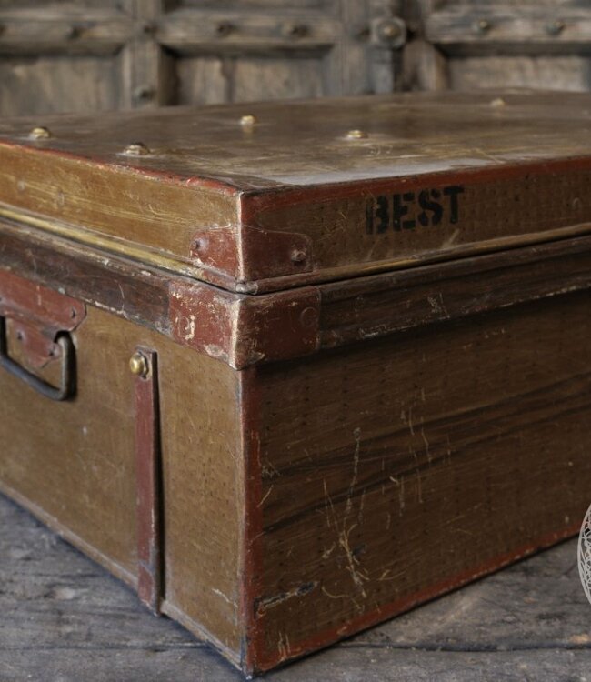 Be-Uniq Oude Metalen Koffer | India | H26 x B70 x D44 cm