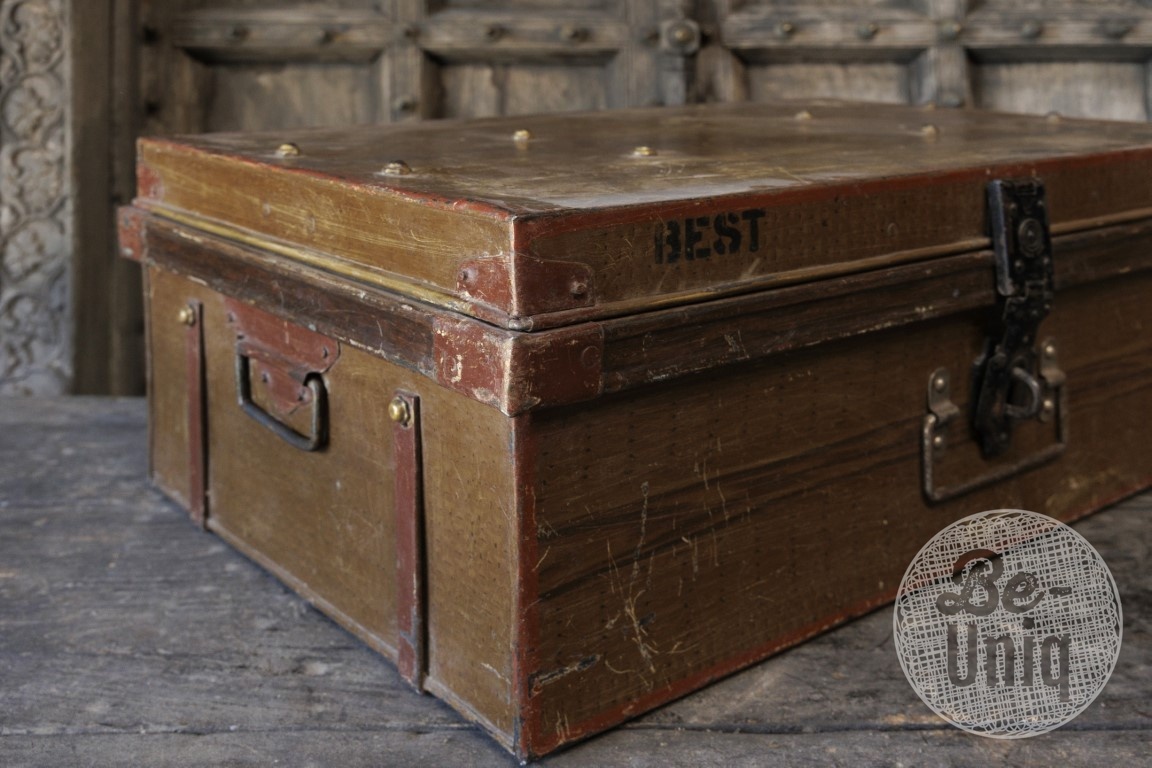 Be-Uniq Oude Metalen Koffer | India | H26 x B70 x D44 cm