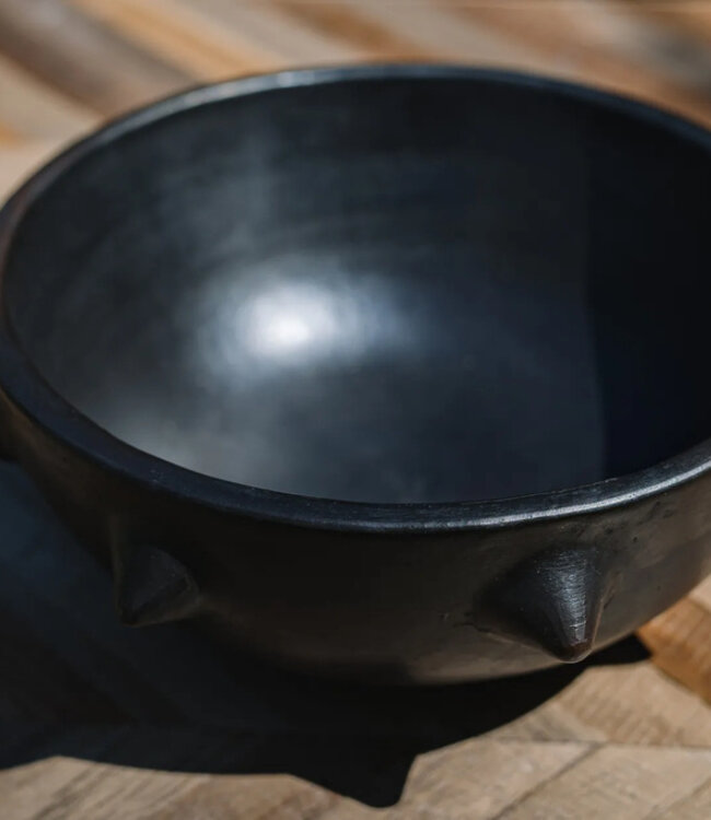 Bazar Bizar De Burned Etnische Kom