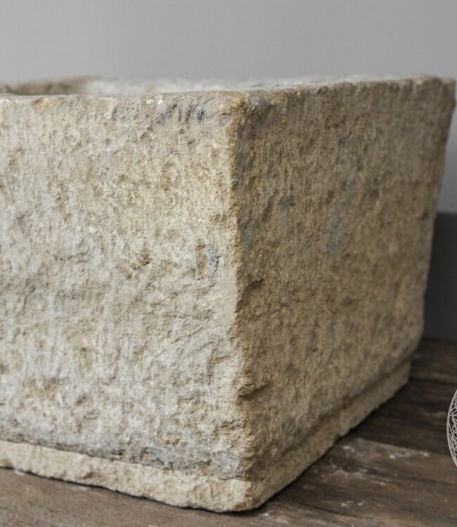 Be-Uniq Unieke Oude Wasbak | India | H24 x B40 x D35 cm