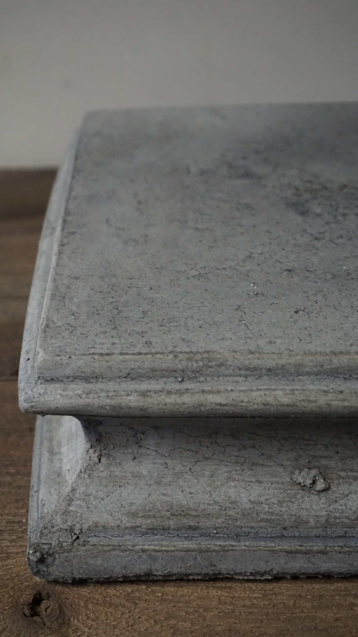 Il Cupido Paard Beeld Op Voet | Beton | H65xB52xD23 cm