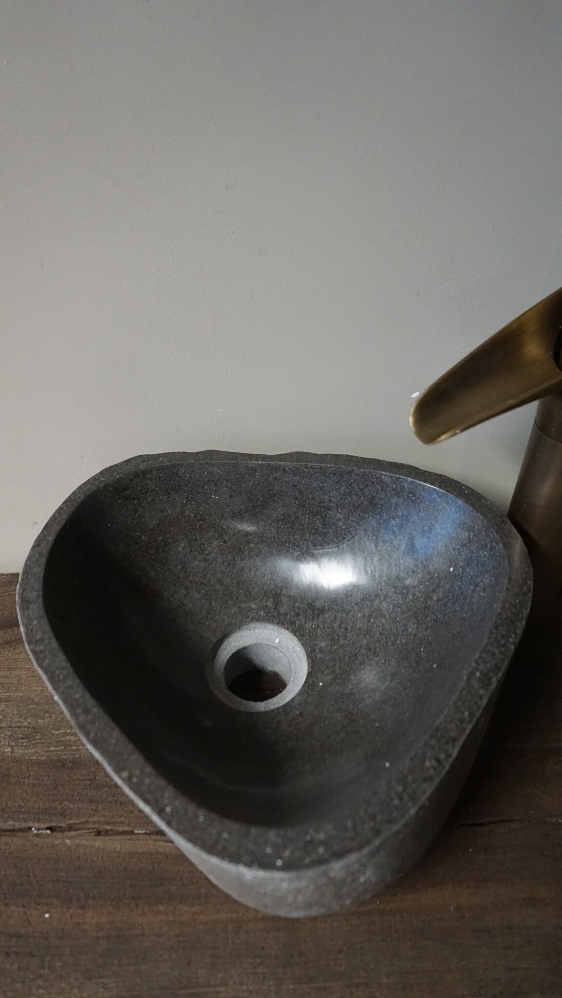 Rene Houtman Kleine Stenen Waskom + Spoelgat | B29 x D27 x H12,5 cm