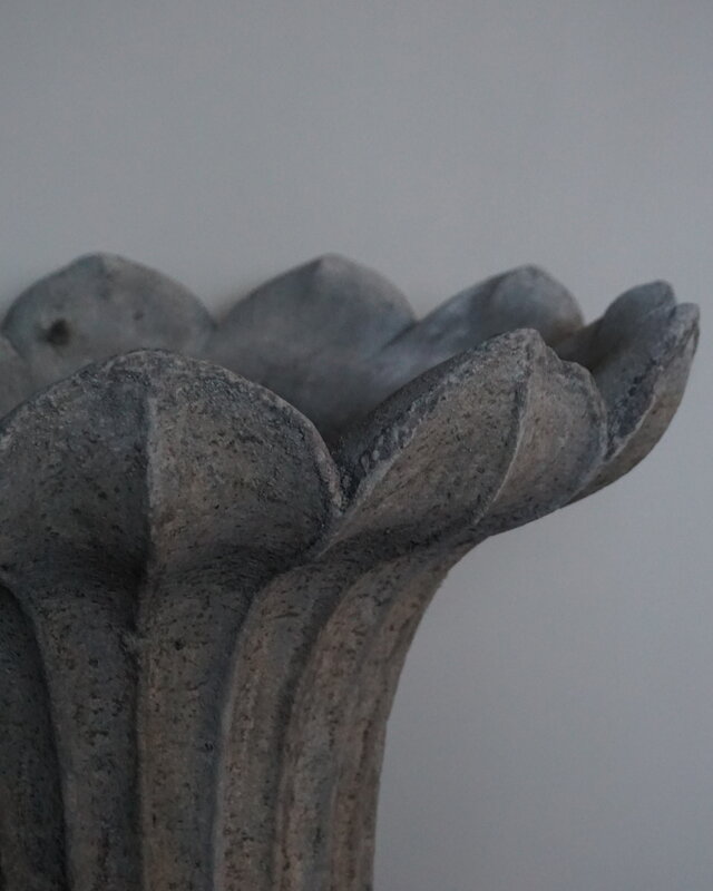 Il Cupido Bloembak Tulp | Beton | H70 x D60 cm