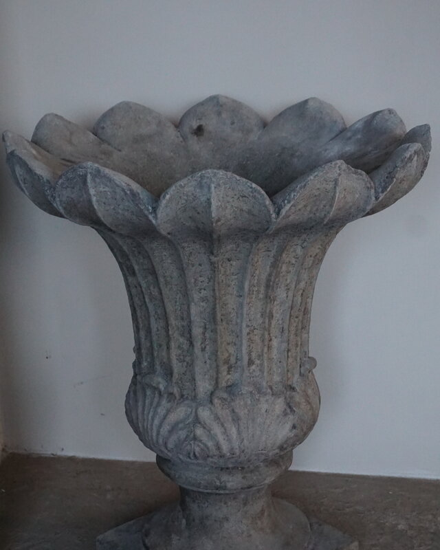 Il Cupido Bloembak Tulp | Beton | H70 x D60 cm
