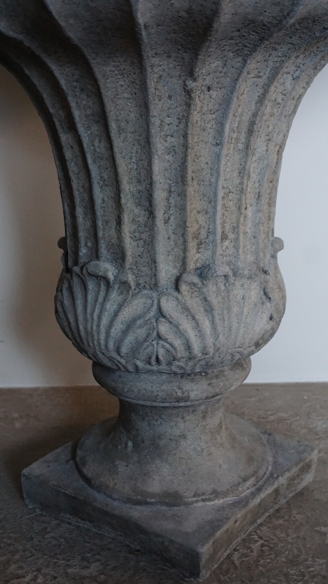 Il Cupido Bloembak Tulp | Beton | H70 x D60 cm
