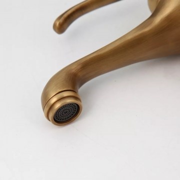 Rene Houtman Landelijke Wastafelkraan | Brons | H27,5 cm