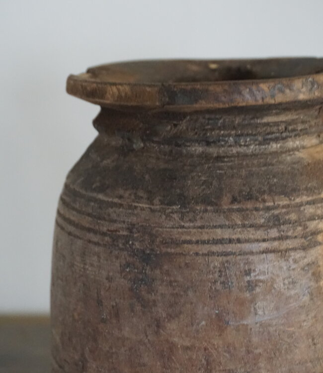 Aura Peeperkorn Nepalese Houten Pot | H20 x D15 cm