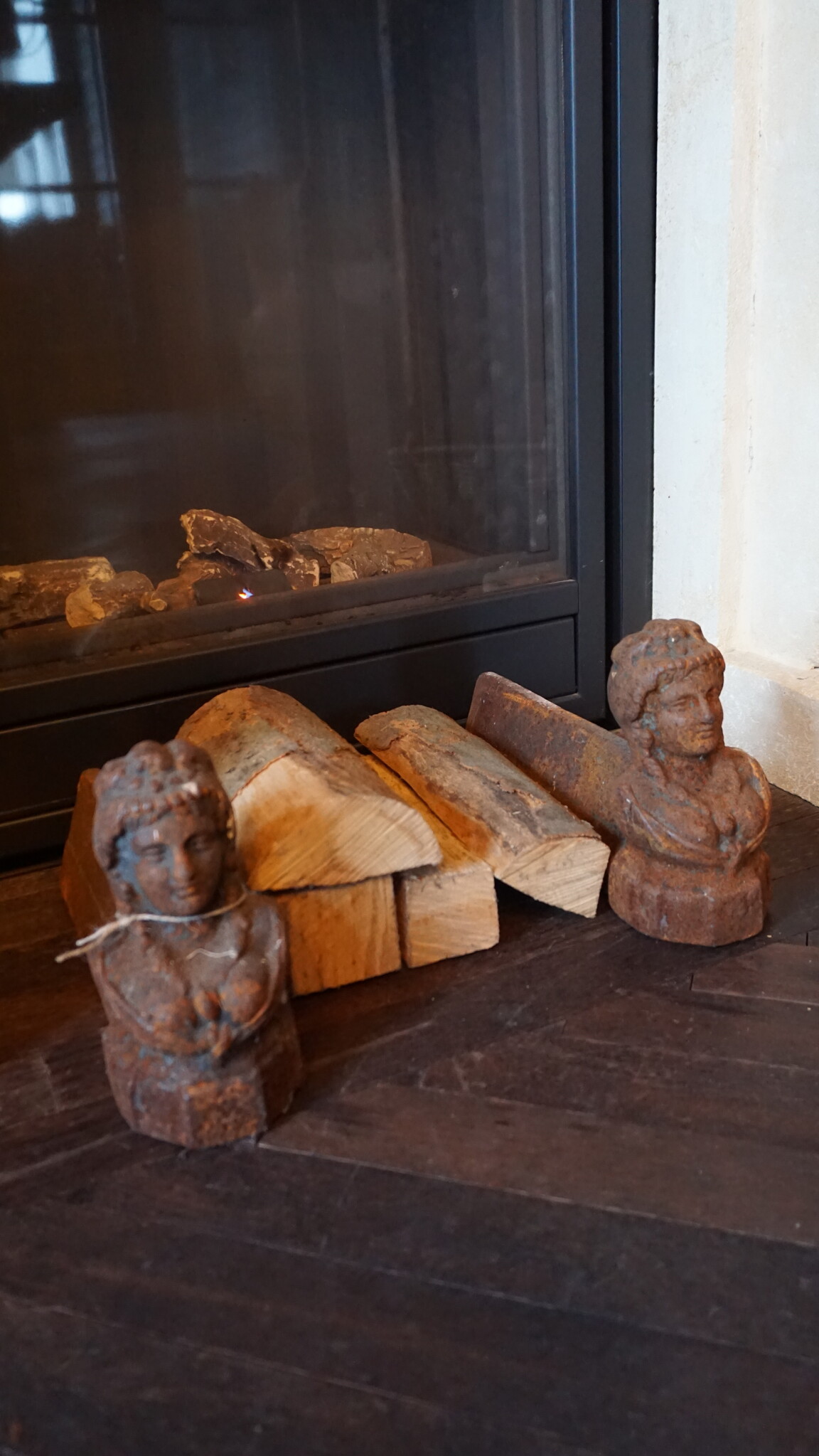 Rene Houtman Set Van 2 Gietijzeren Haardblokken | H20xL33xD9 cm