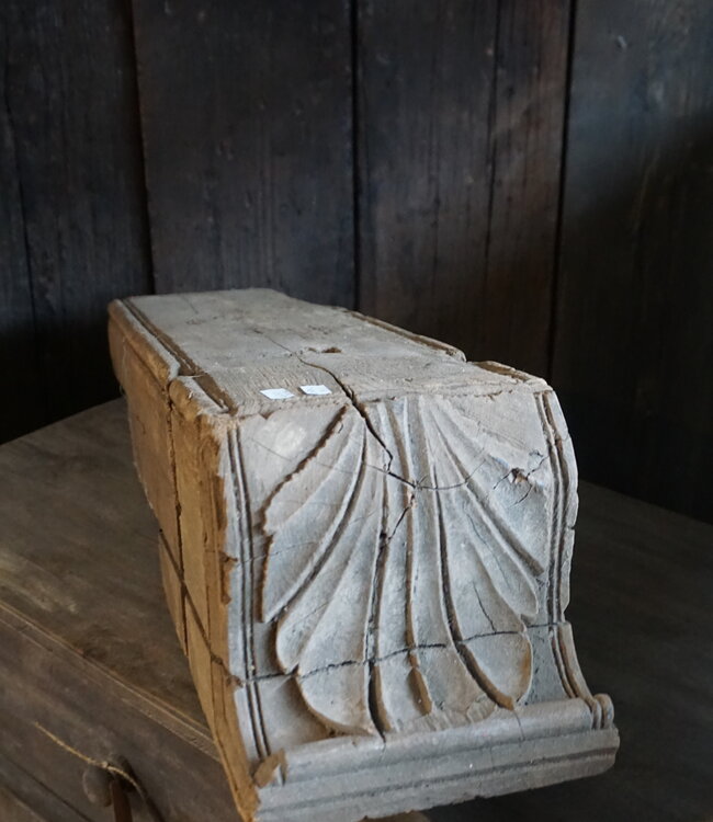 Rene Houtman Ornament | Oud Hout | H17 x L69 x D19 cm