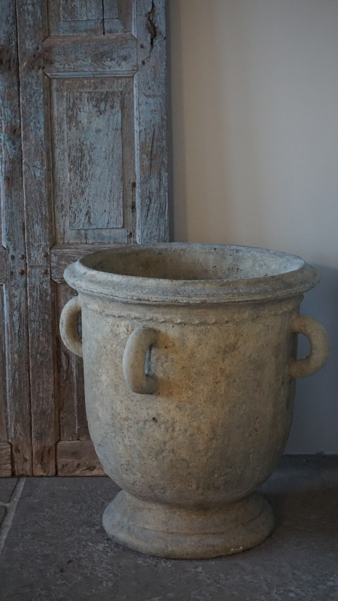 Il Cupido Betonnen Pot Anduse Met Oren | H64 x D58 cm