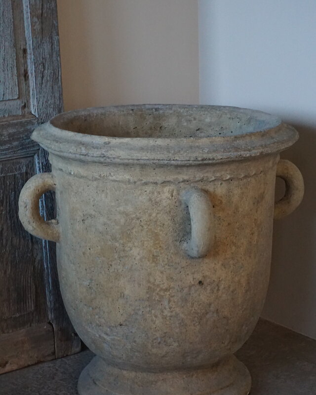 Il Cupido Betonnen Pot Anduse Met Oren | H64 x D58 cm