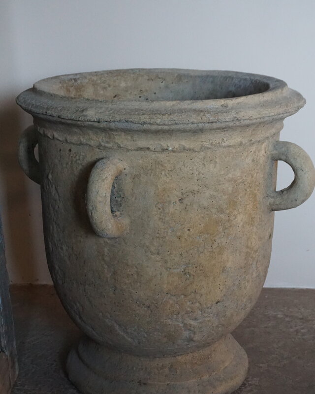 Il Cupido Betonnen Pot Anduse Met Oren | H64 x D58 cm