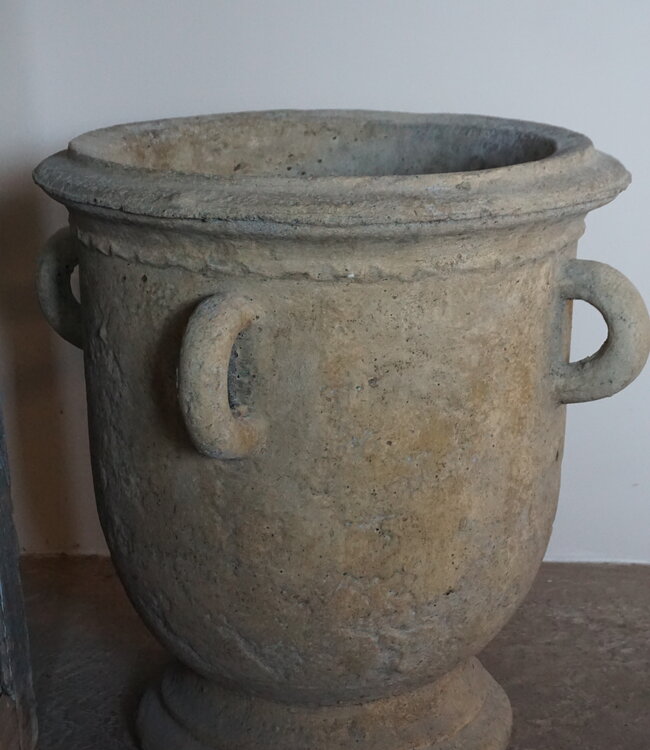 Il Cupido Betonnen Pot Anduse Met Oren | H64 x D58 cm