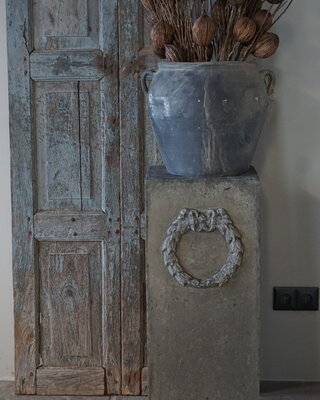 Il Cupido Sokkel Guirlande | H78 x B30 x D30 cm