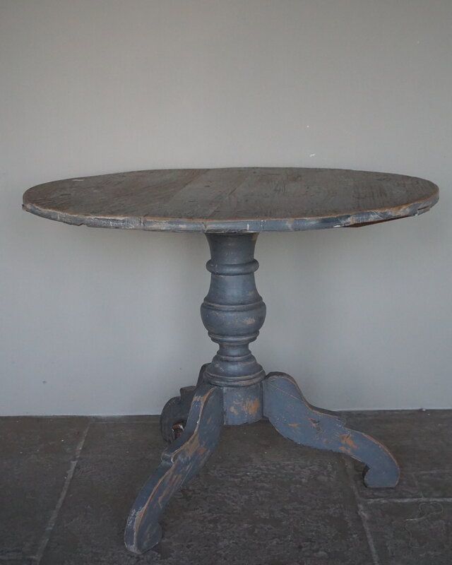 Rene Houtman Houten Wijntafel Met Sierpoten | H80 x D100 cm