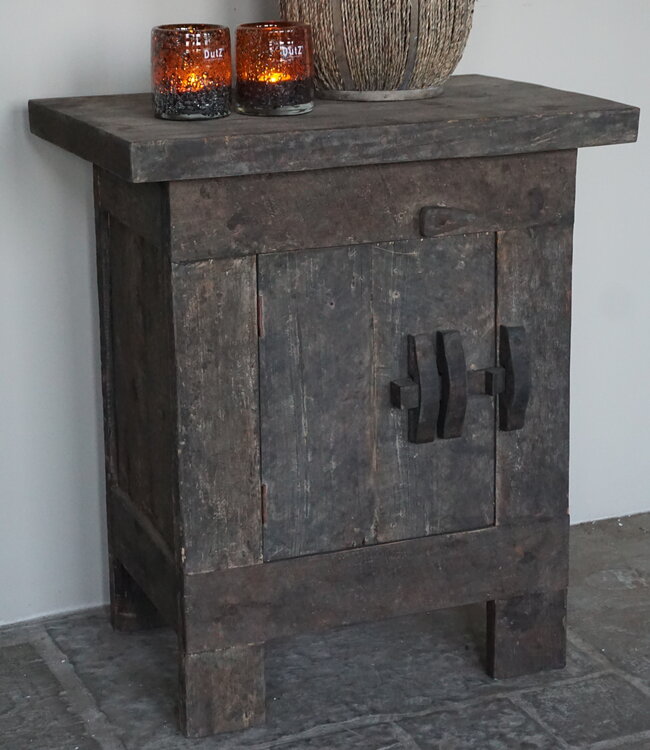 Rene Houtman Nachtkastje Old Barn | Met Deurtje | H71 x B61,5 x D41 cm