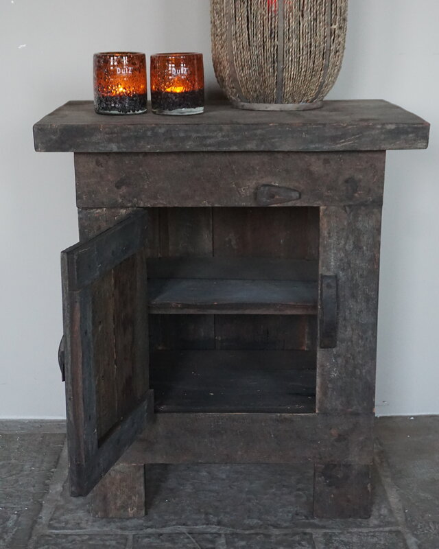 Rene Houtman Nachtkastje Old Barn | Met Deurtje | H71 x B61,5 x D41 cm