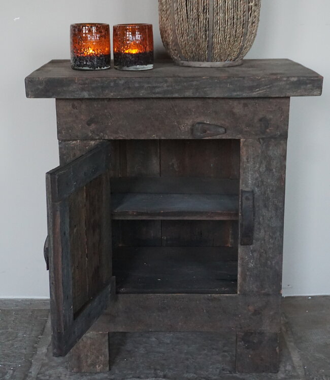 Rene Houtman Nachtkastje Old Barn | Met Deurtje | H71 x B61,5 x D41 cm