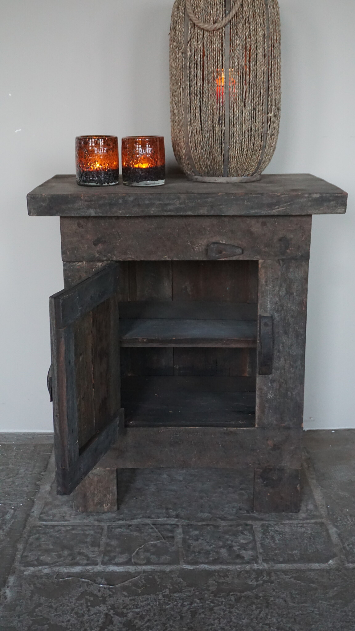 Rene Houtman Nachtkastje Old Barn | Met Deurtje | H71 x B61,5 x D41 cm
