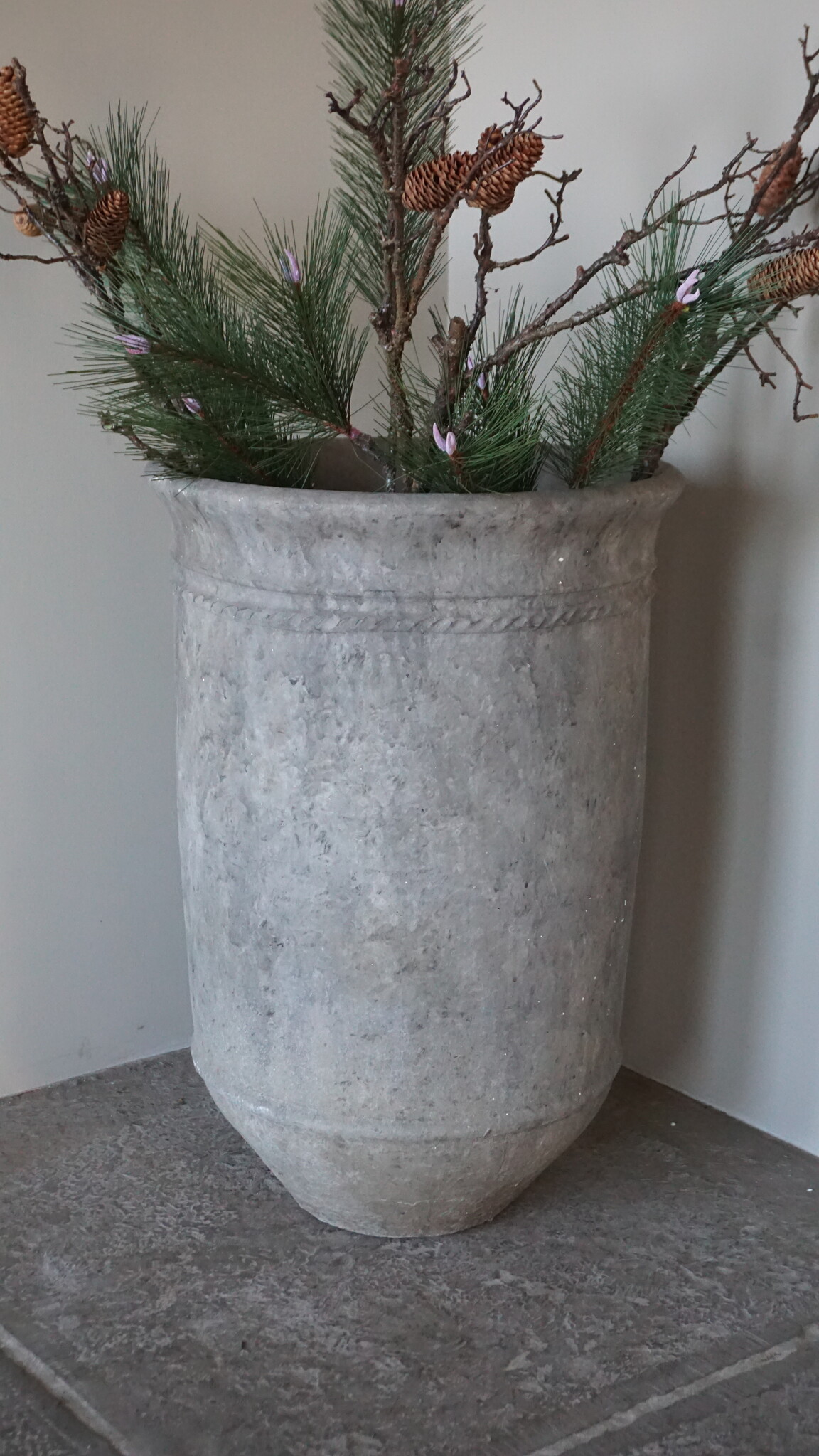 Be-Uniq Grote Betonnen Pot | H77 x D53 cm