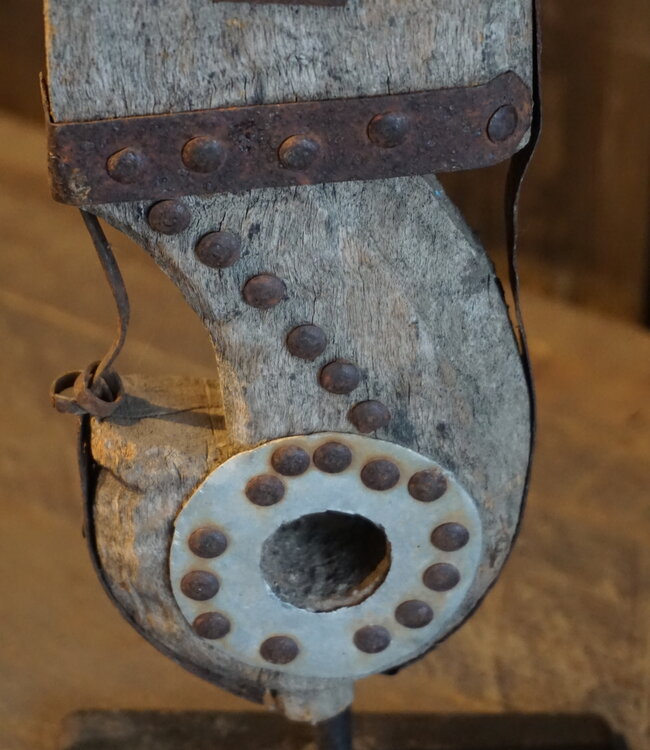 Rene Houtman Houten Ornament Op Voet | H45 x B13 x D7,5 cm