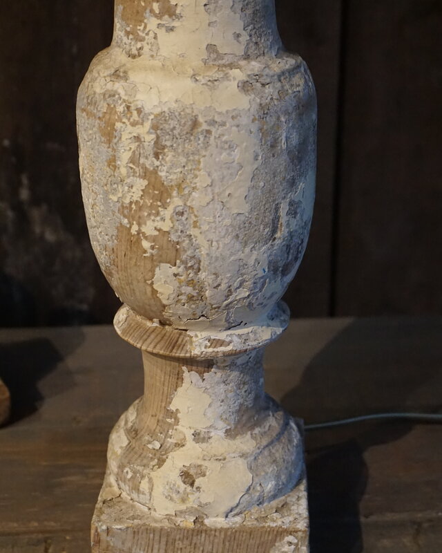 Rene Houtman Lamp | Oude Trapbaluster | Wit | H58 x B10 x D10 cm
