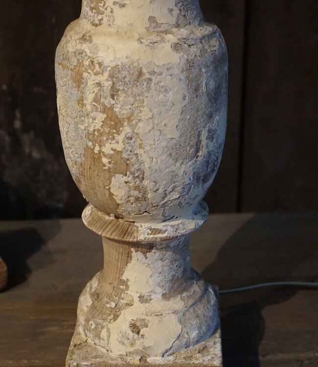 Rene Houtman Lamp | Oude Trapbaluster | Wit | H58 x B10 x D10 cm