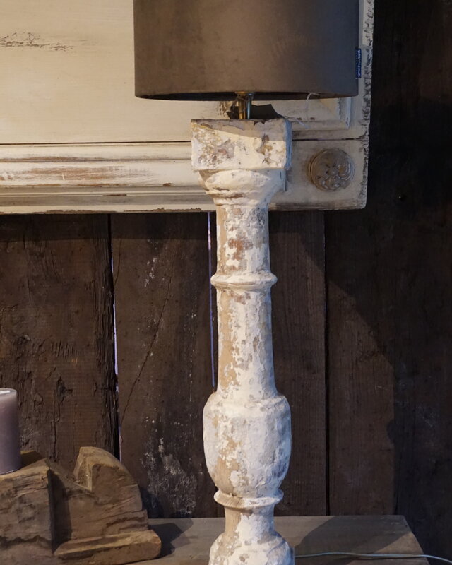 Rene Houtman Lamp | Oude Trapbaluster | Wit | H58 x B10 x D10 cm