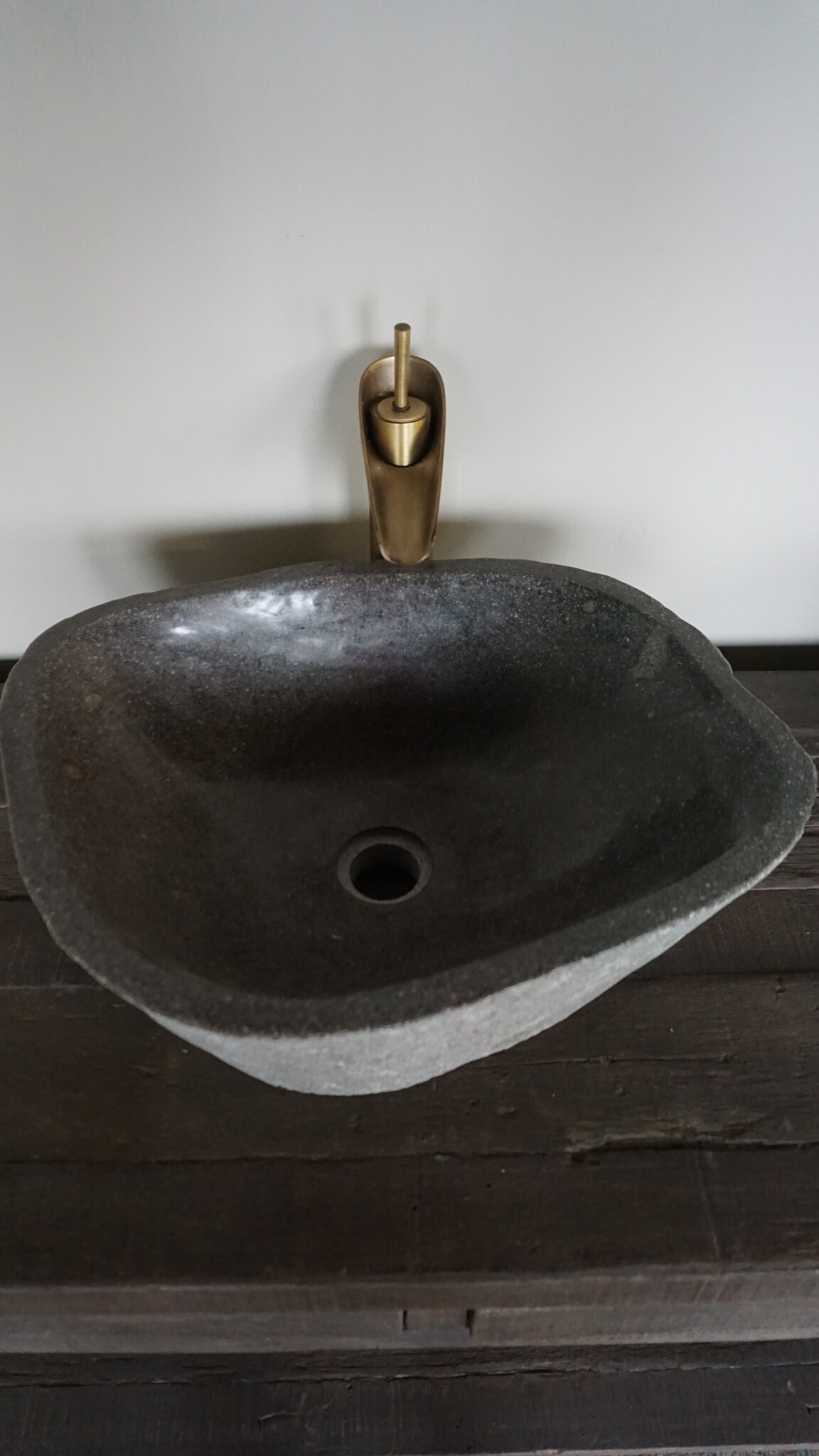 Rene Houtman Grote Stenen Waskom + Spoelgat | H15,5 x B50 x D37,5 cm