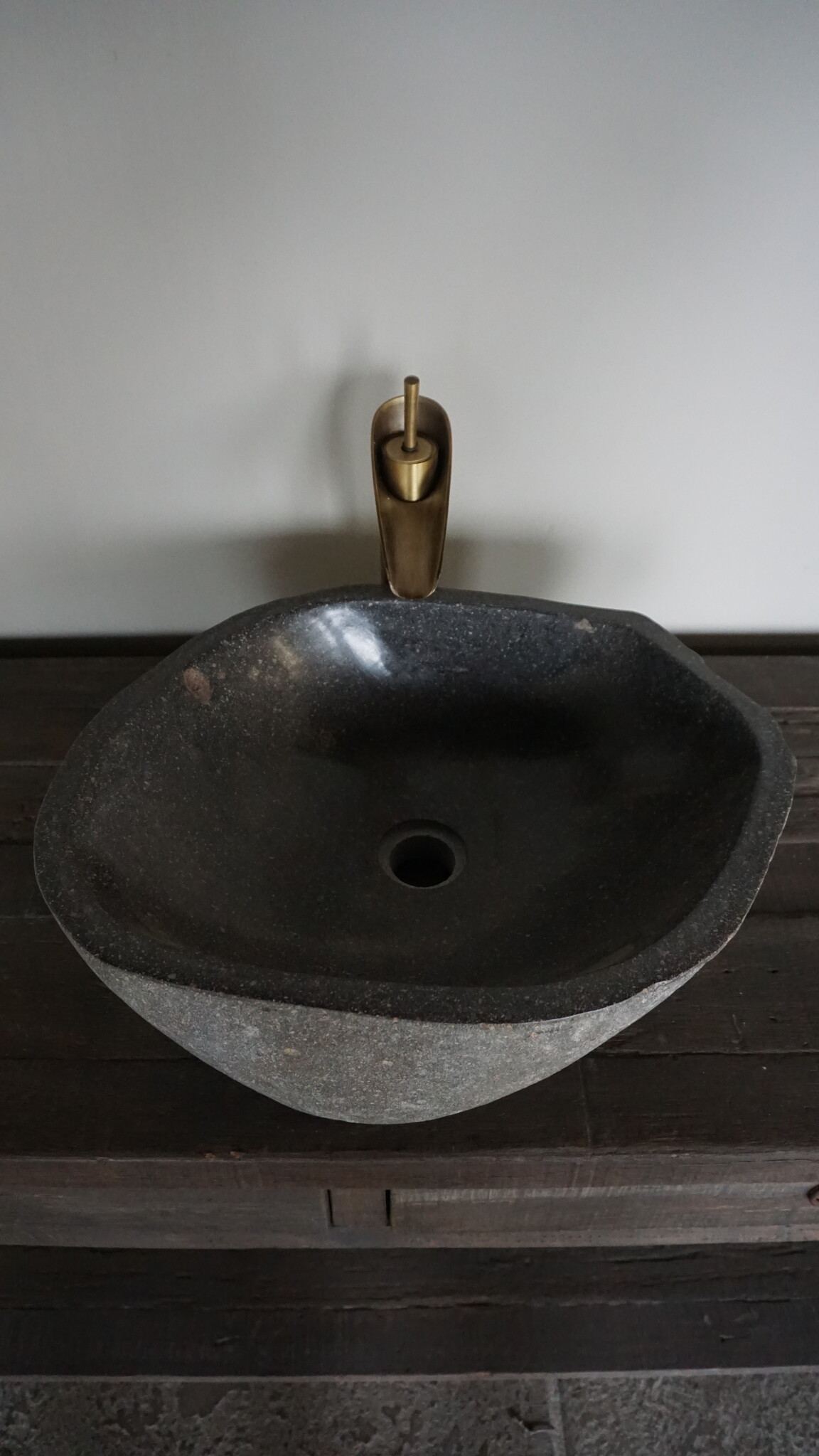 Rene Houtman Grote Stenen Waskom + Spoelgat | H14,5 x B47,5 x D40 cm