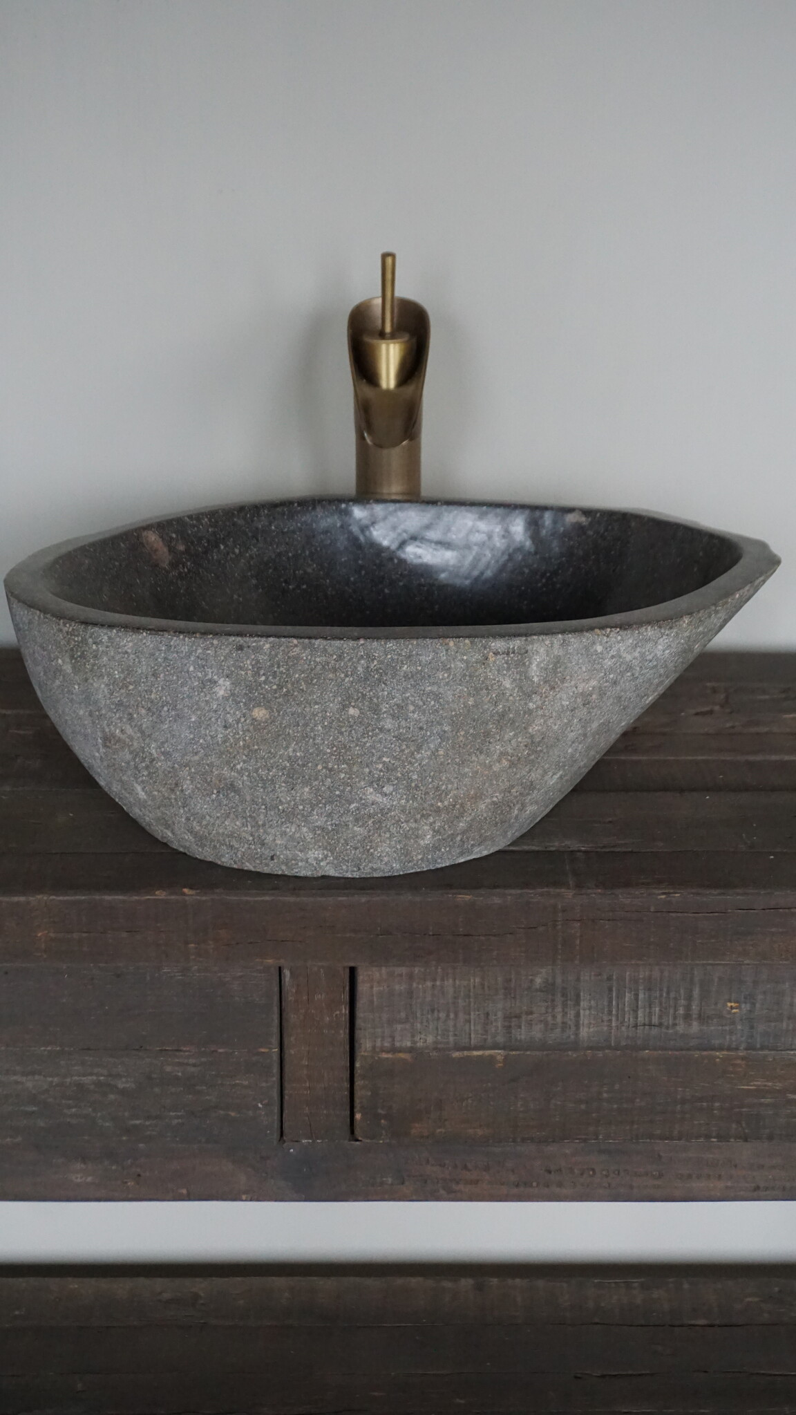 Rene Houtman Grote Stenen Waskom + Spoelgat | H14,5 x B47,5 x D40 cm