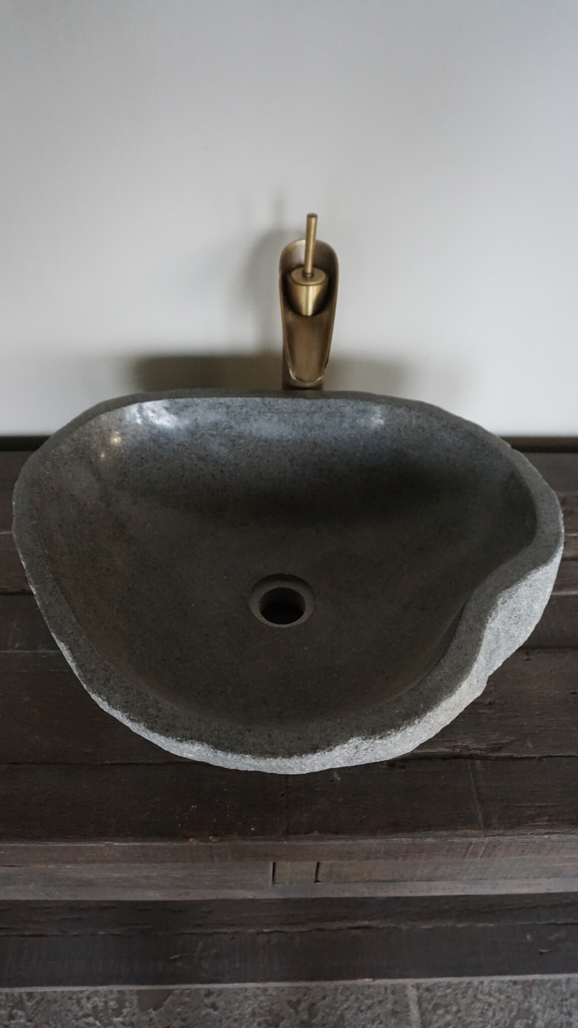 Rene Houtman Grote Stenen Waskom + Spoelgat | H15 x B49 x D42 cm