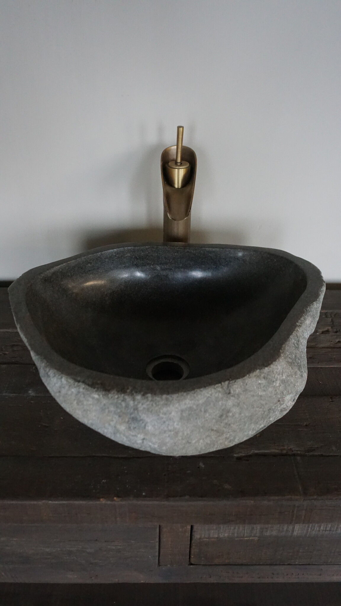 Rene Houtman Grote Stenen Waskom + Spoelgat | H14,5 x B45 x D37 cm