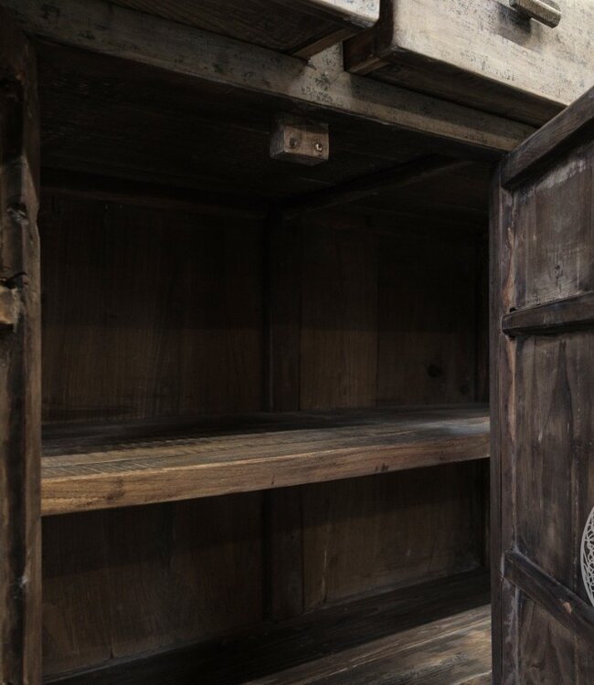 Be-Uniq Dressoir | Verweerd | China | H101 x B168 x D45 cm