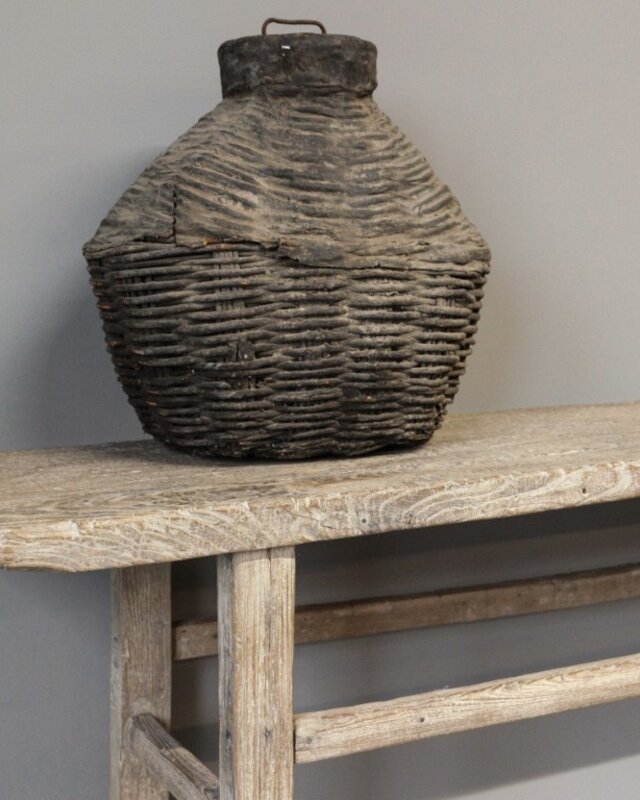 Be-Uniq Oude Sidetable | China | H85 x B182 x D35 cm