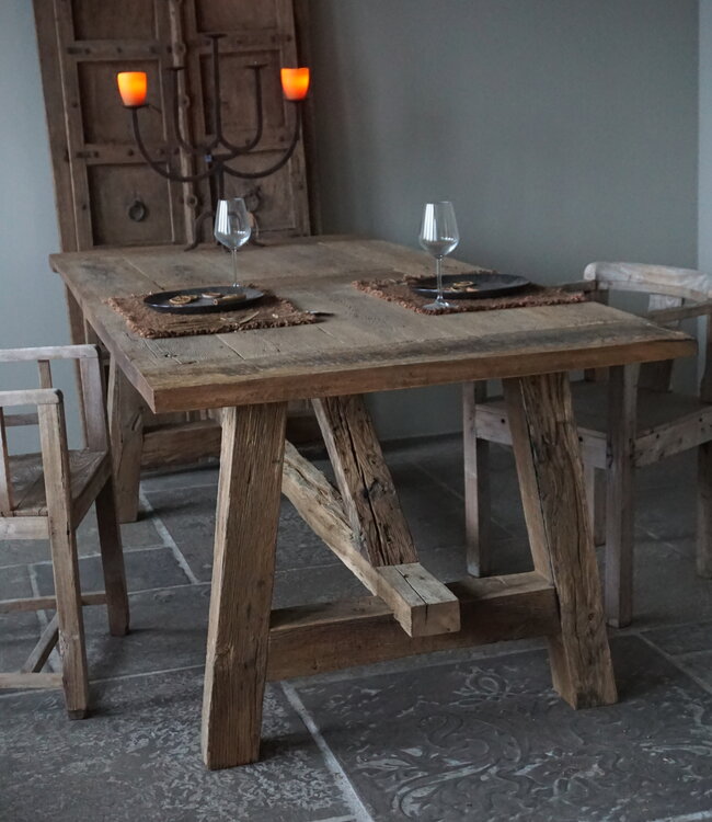 Rene Houtman Eetkamertafel Teun | Oud Eikenhout | B220 x D100 cm