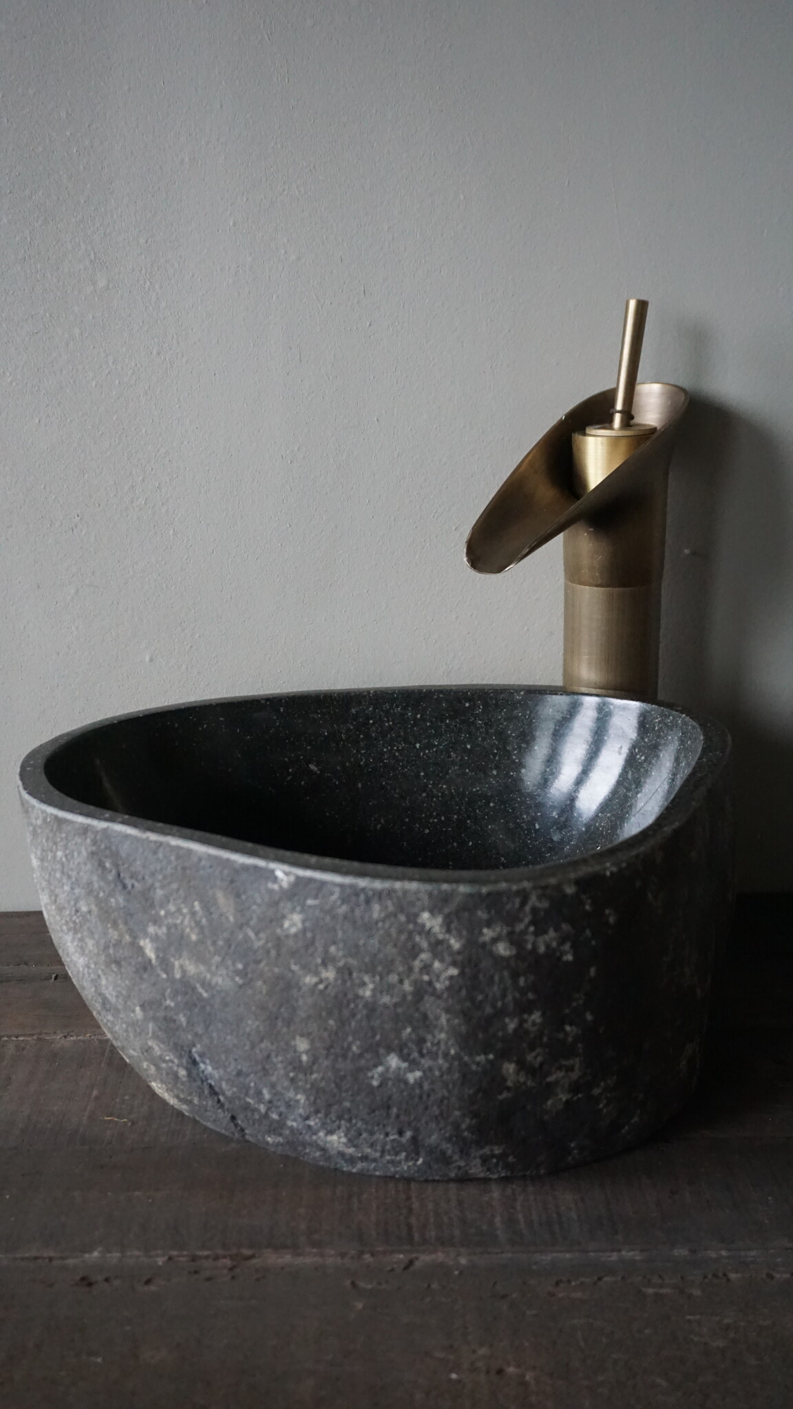 Rene Houtman Kleine Stenen Waskom + Spoelgat | H13,5 x B31 x D25 cm