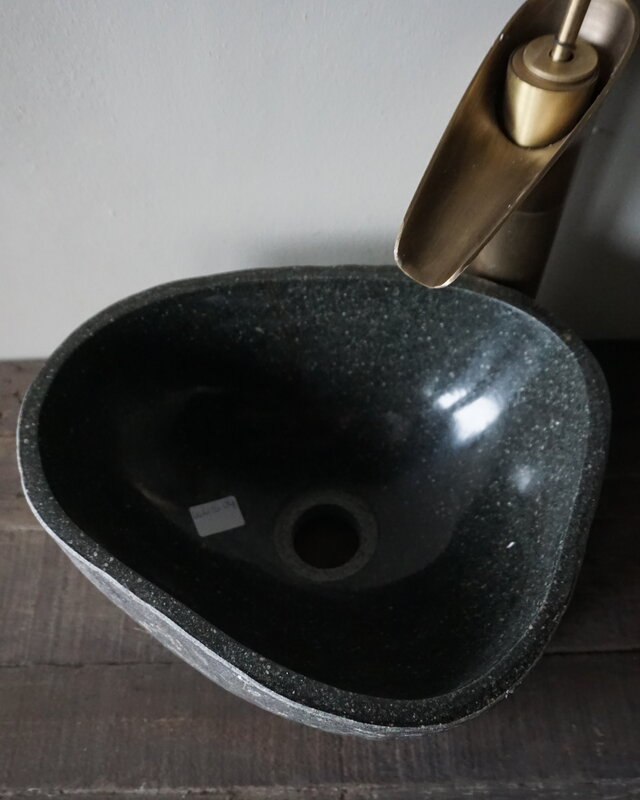 Rene Houtman Kleine Stenen Waskom + Spoelgat | H13,5 x B31 x D25 cm