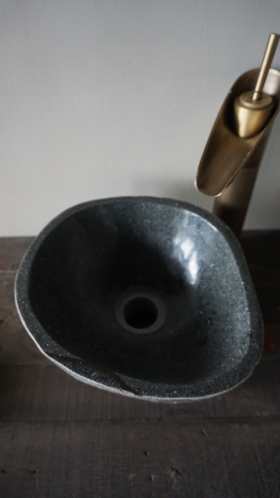 Rene Houtman Kleine Stenen Waskom + Spoelgat | H13 x B26 x D25 cm