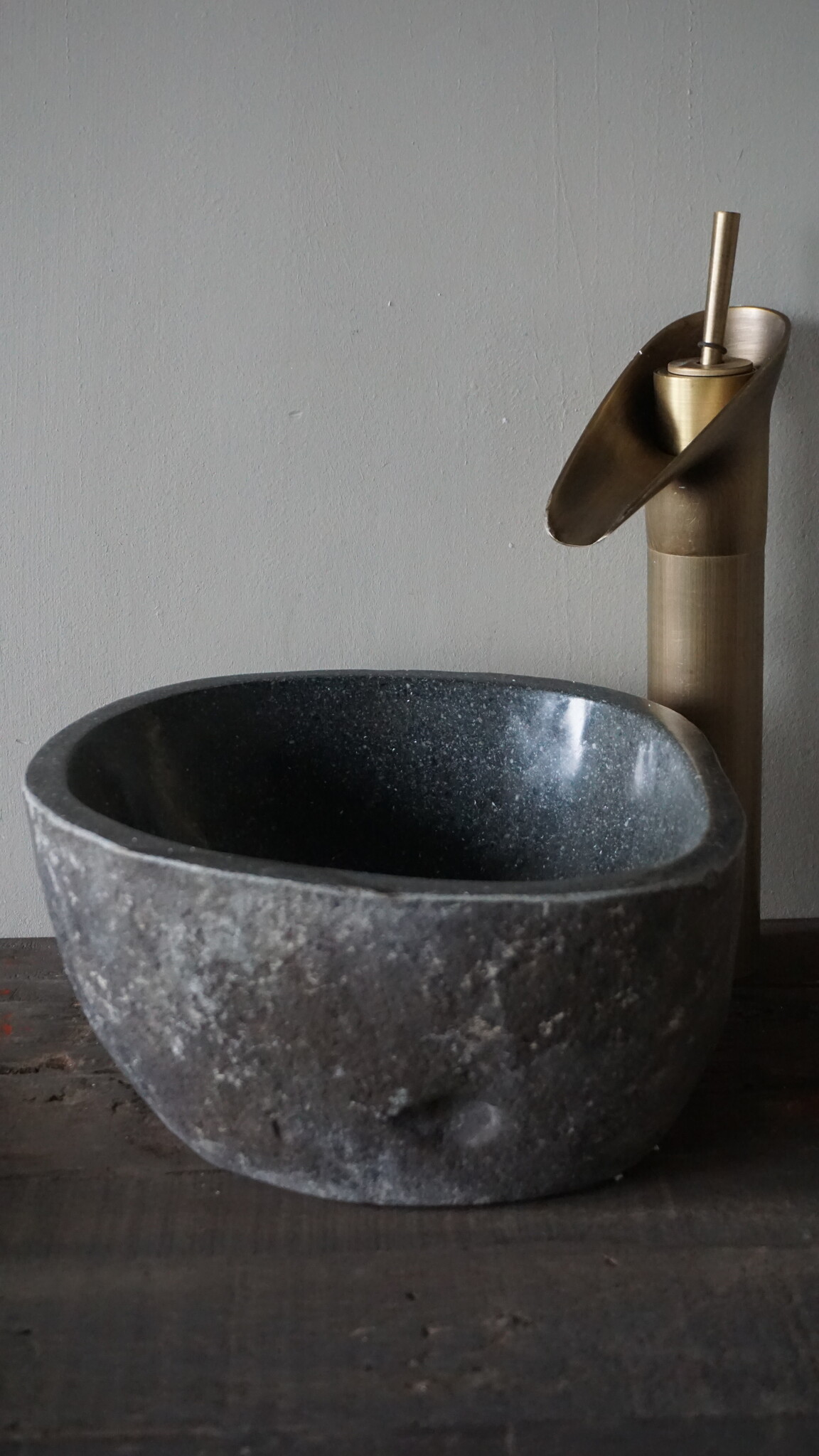 Rene Houtman Kleine Stenen Waskom + Spoelgat | H13 x B26 x D25 cm