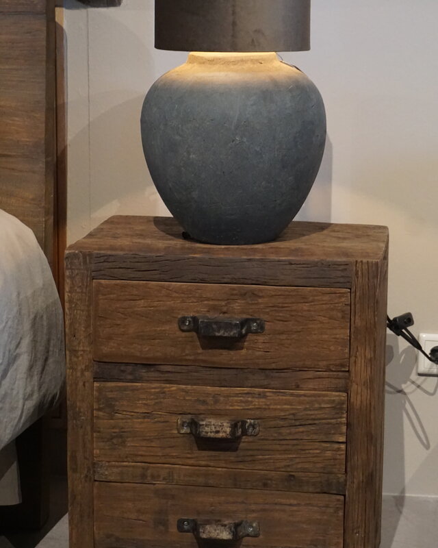 Rene Houtman Oud Houten Nachtkastje | 3 Lades | H60 x B50 x D35 cm