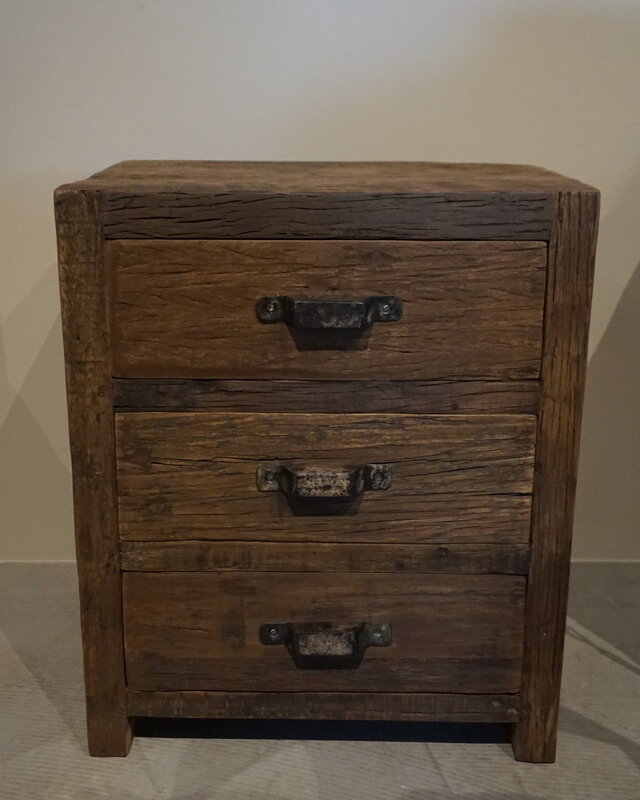 Rene Houtman Oud Houten Nachtkastje | 3 Lades | H60 x B50 x D35 cm
